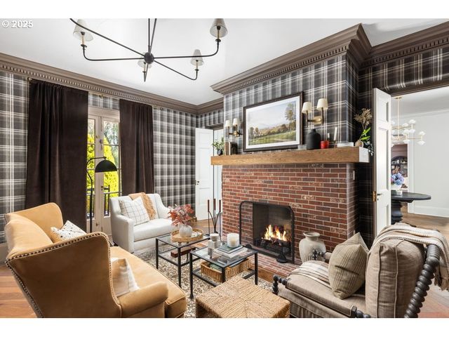 11175 S RIVERWOOD Rd, Portland, OR 97219