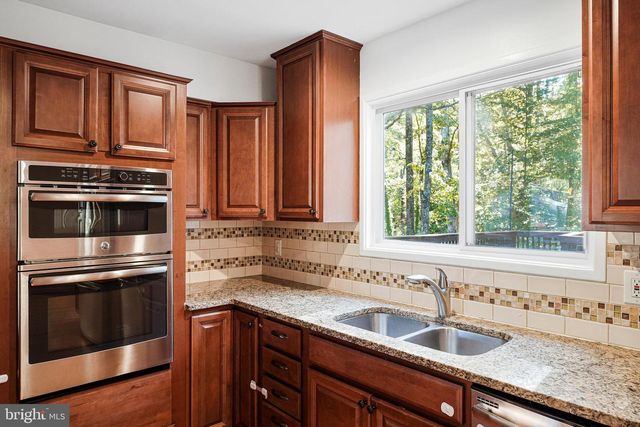 8115 KING ARTHURS CT, Manassas, VA 20112