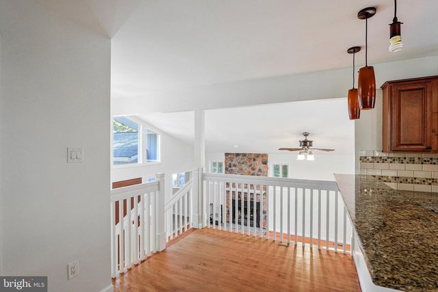 8115 KING ARTHURS CT, Manassas, VA 20112