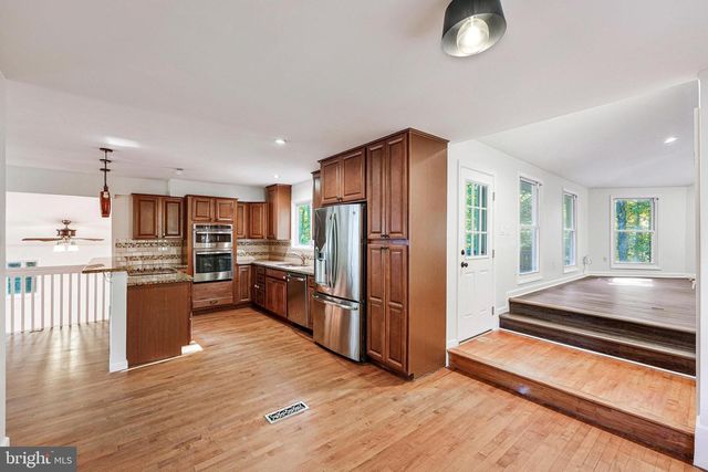 8115 KING ARTHURS CT, Manassas, VA 20112