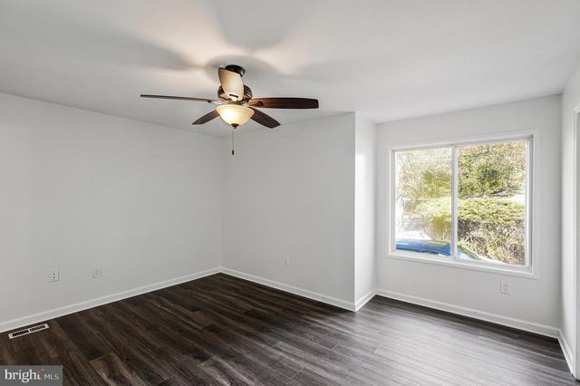 8115 KING ARTHURS CT, Manassas, VA 20112