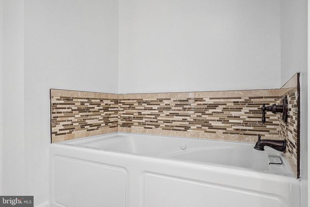 8115 KING ARTHURS CT, Manassas, VA 20112