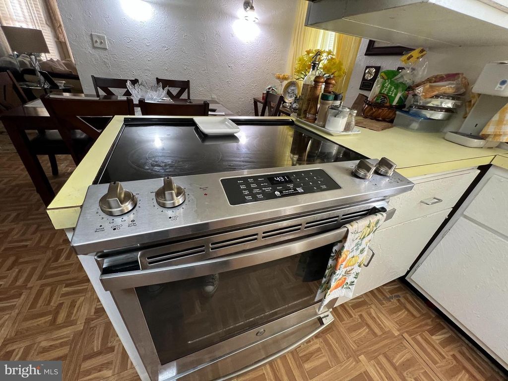 Image 10 of property listing at 3706 DORCHESTER RD, Baltimore, MD 21215