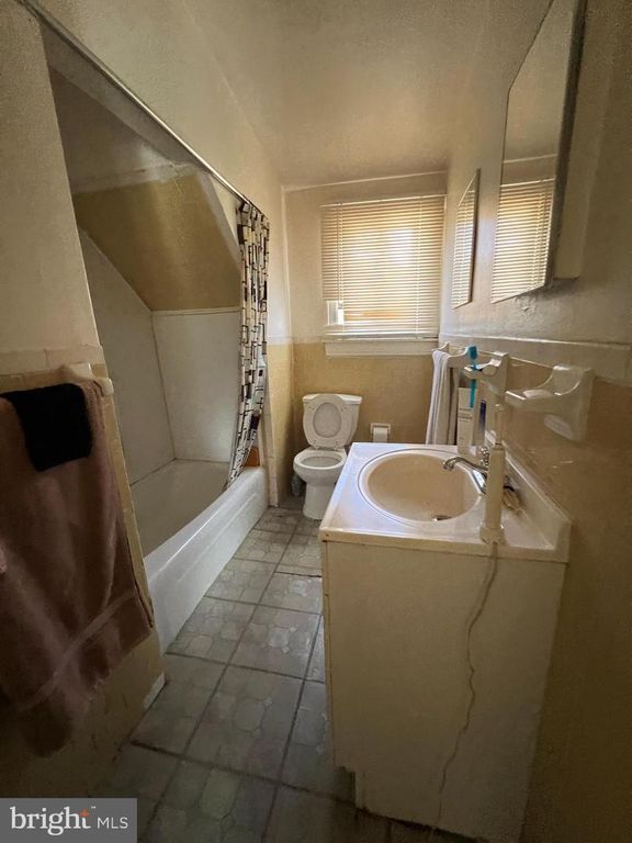 Image 18 of property listing at 3706 DORCHESTER RD, Baltimore, MD 21215