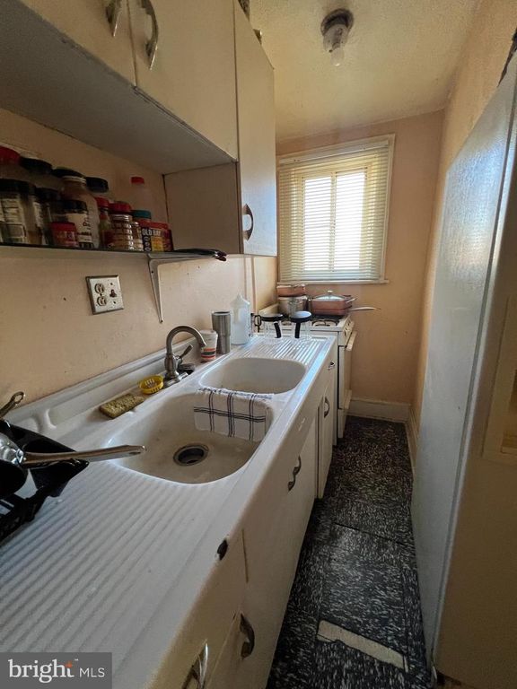 Image 19 of property listing at 3706 DORCHESTER RD, Baltimore, MD 21215