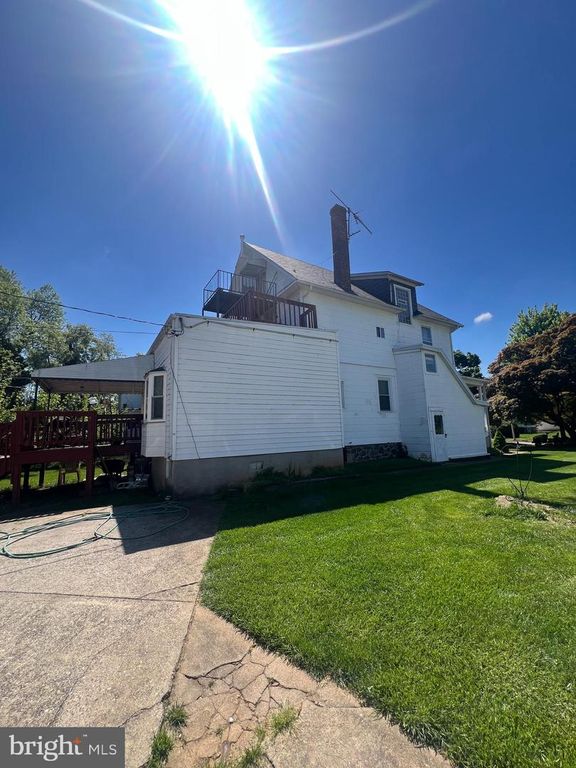 Image 3 of property listing at 3706 DORCHESTER RD, Baltimore, MD 21215