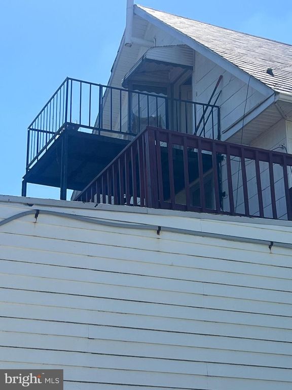 Image 4 of property listing at 3706 DORCHESTER RD, Baltimore, MD 21215