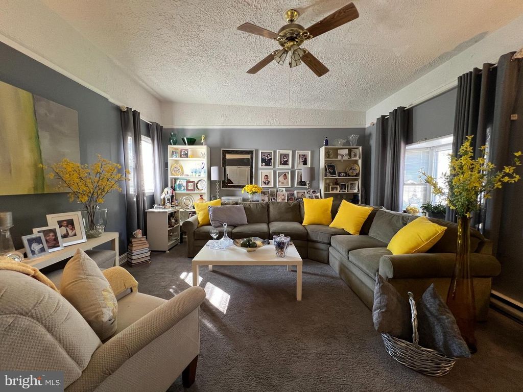 Image 5 of property listing at 3706 DORCHESTER RD, Baltimore, MD 21215