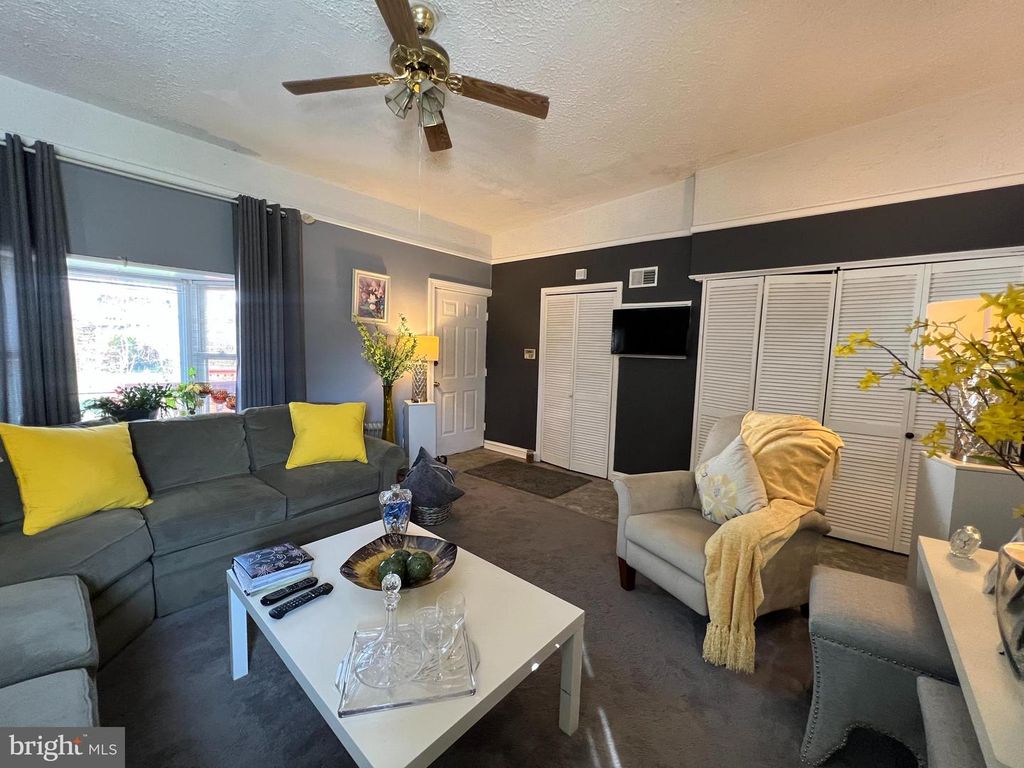 Image 6 of property listing at 3706 DORCHESTER RD, Baltimore, MD 21215