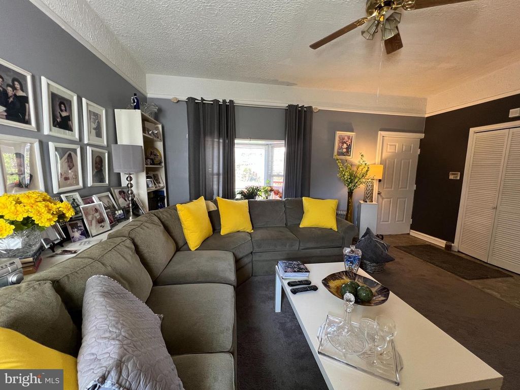 Image 7 of property listing at 3706 DORCHESTER RD, Baltimore, MD 21215