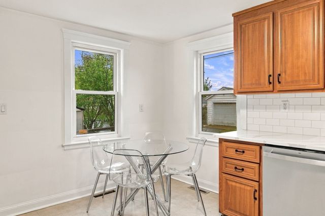 6 Norfolk Ave, Peabody, MA 01960