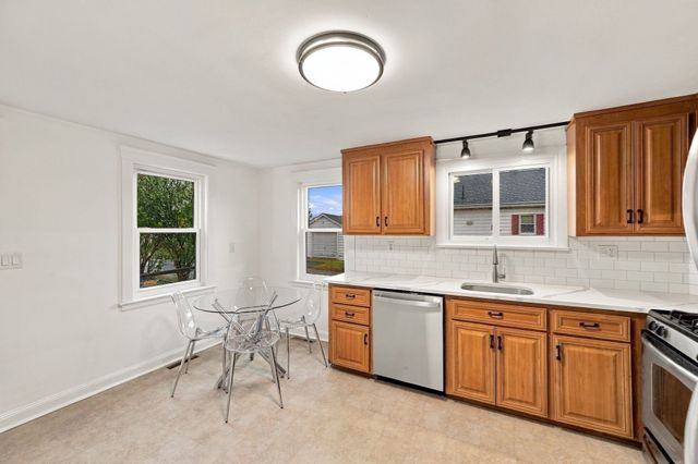 6 Norfolk Ave, Peabody, MA 01960