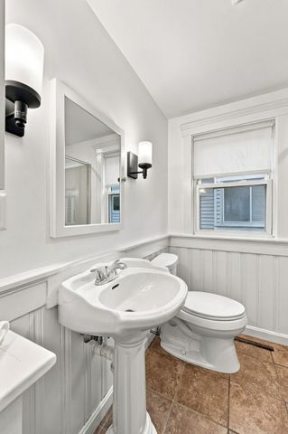 6 Norfolk Ave, Peabody, MA 01960