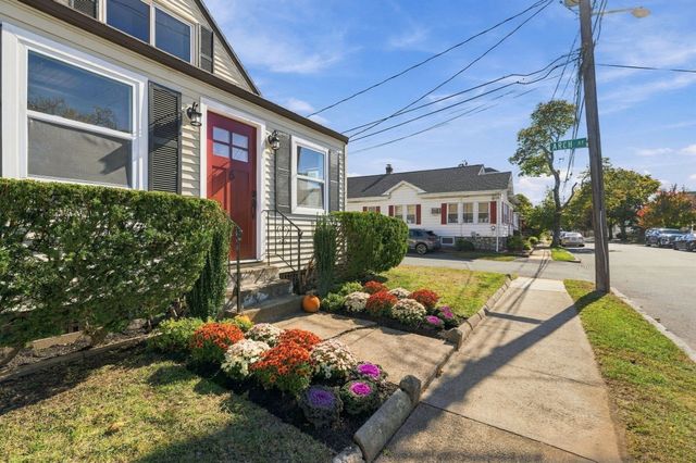 6 Norfolk Ave, Peabody, MA 01960