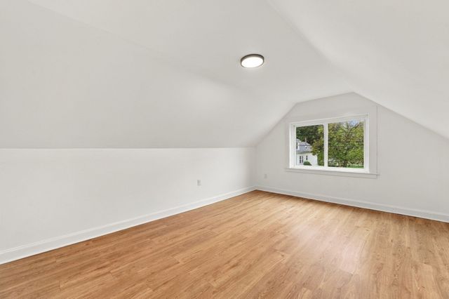 6 Norfolk Ave, Peabody, MA 01960