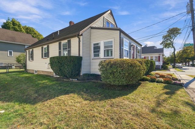 6 Norfolk Ave, Peabody, MA 01960