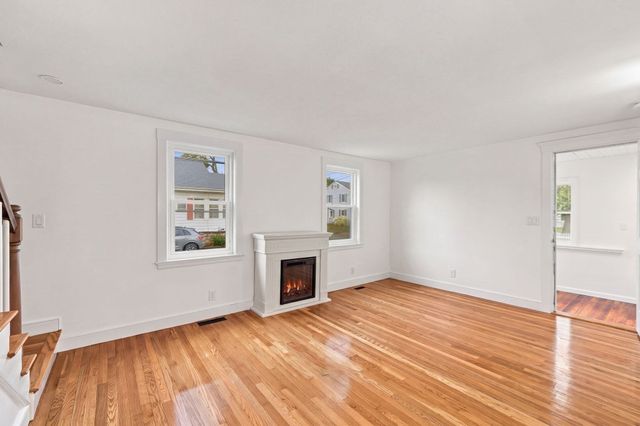 6 Norfolk Ave, Peabody, MA 01960
