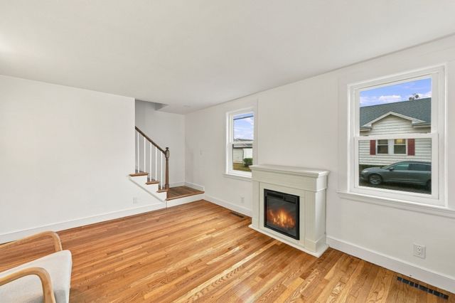 6 Norfolk Ave, Peabody, MA 01960