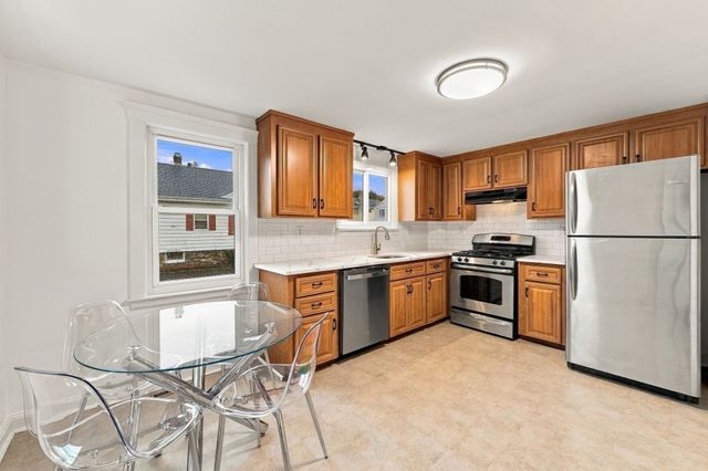 6 Norfolk Ave, Peabody, MA 01960