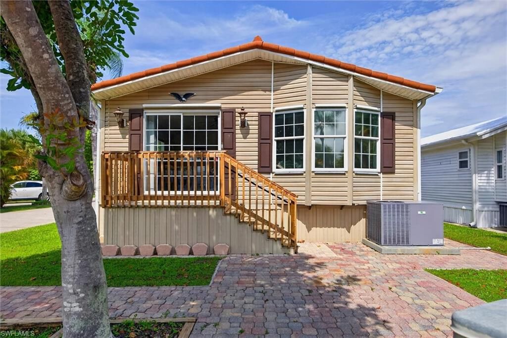 10753 Yellow Rail CIR, Estero, FL 33928