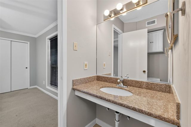 18800 Egret Bay Boulevard 1207, Webster, TX 77058