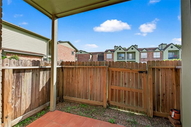 18800 Egret Bay Boulevard 1207, Webster, TX 77058