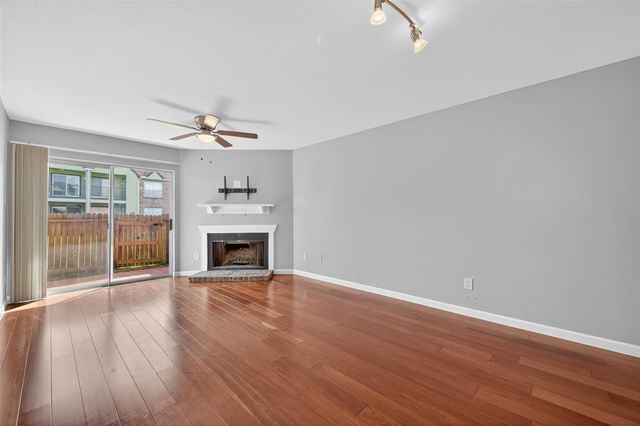 18800 Egret Bay Boulevard 1207, Webster, TX 77058