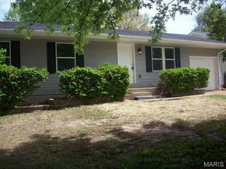 1617 Cork Court, Hazelwood, MO 63042