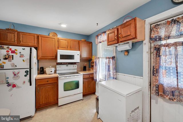 46 E MAIN ST, Mount Joy, PA 17552