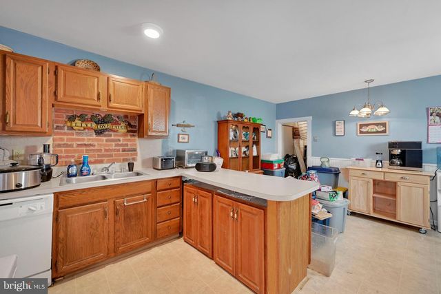 46 E MAIN ST, Mount Joy, PA 17552