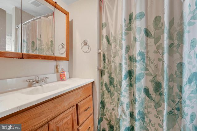 46 E MAIN ST, Mount Joy, PA 17552