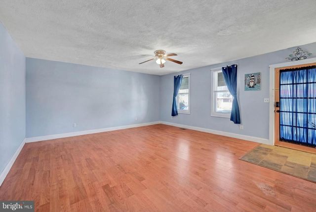 46 E MAIN ST, Mount Joy, PA 17552