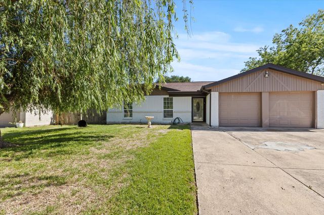 521 Cole Avenue, Saginaw, TX 76179