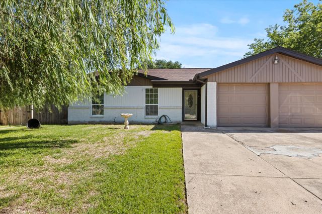 521 Cole Avenue, Saginaw, TX 76179