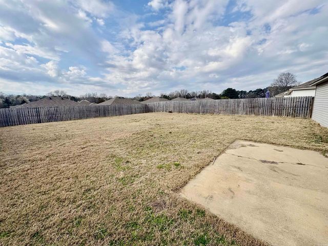 12 Summer Breeze Rd, Conway, AR 72032