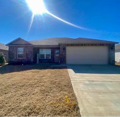 12 Summer Breeze Rd, Conway, AR 72032