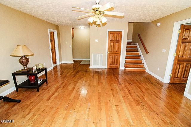 316 Saddleback Way, Sevierville, TN 37862