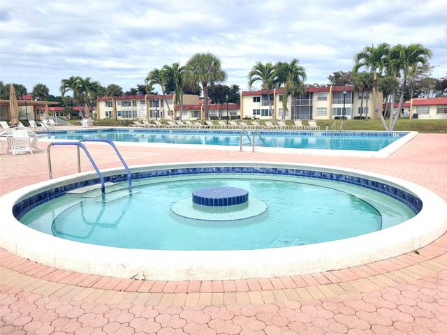 497 Lake Dora Drive 497, West Palm Beach, FL 33411