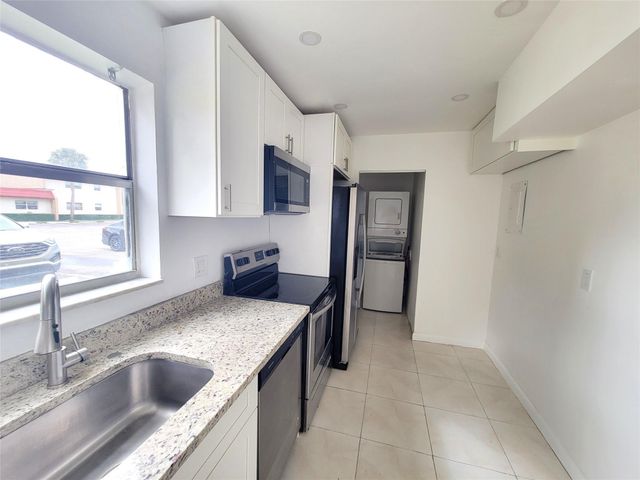 497 Lake Dora Drive 497, West Palm Beach, FL 33411