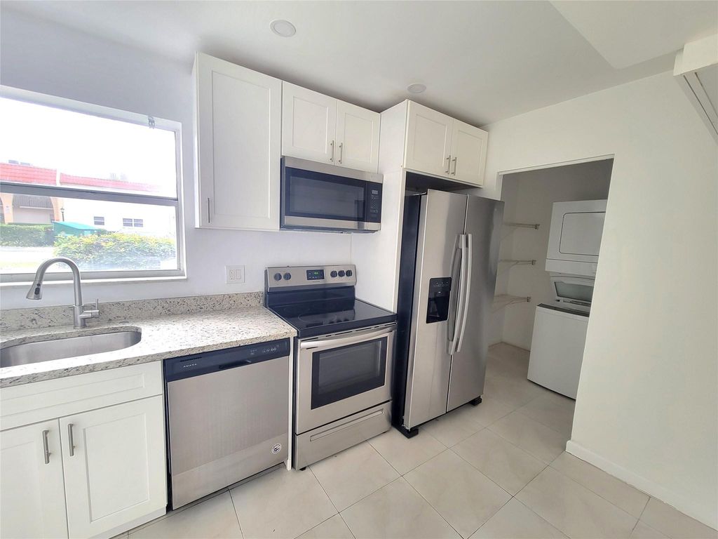 497 Lake Dora Drive 497, West Palm Beach, FL 33411