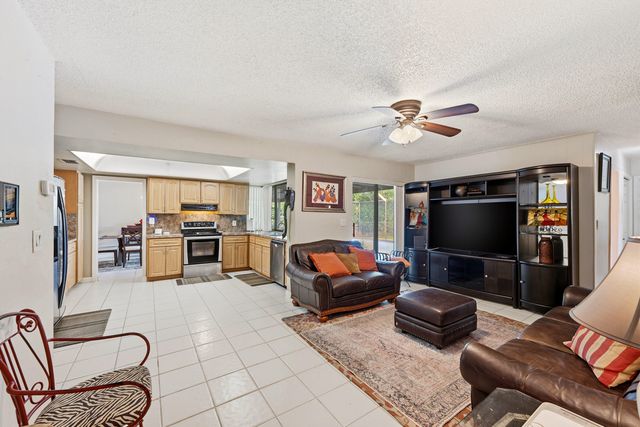11748 NW 28th Street, Coral Springs, FL 33065