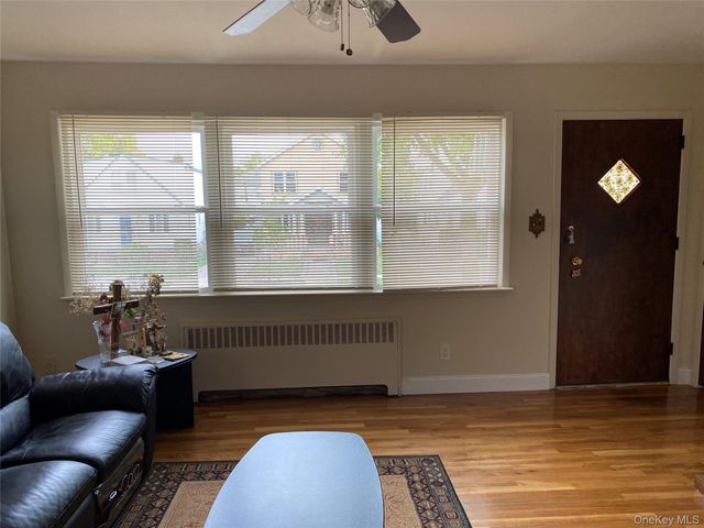 81-46 266 St, Glen Oaks, NY 11004