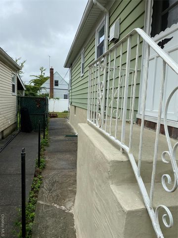 81-46 266 St, Glen Oaks, NY 11004