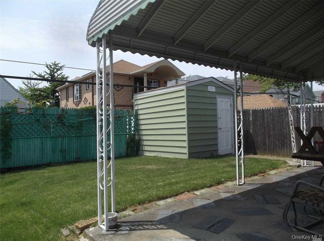 81-46 266 St, Glen Oaks, NY 11004