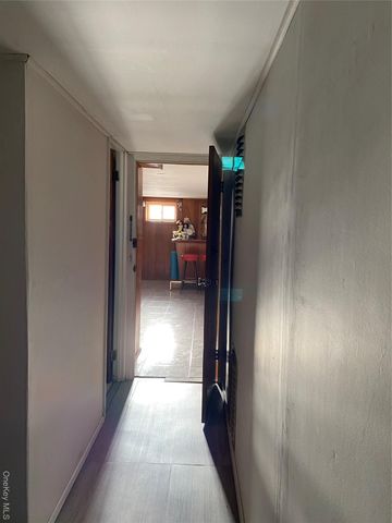 81-46 266 St, Glen Oaks, NY 11004