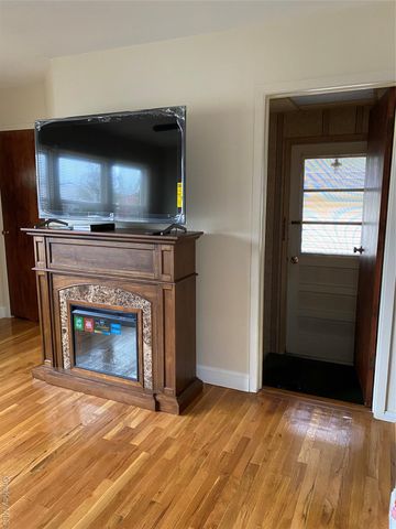 81-46 266 St, Glen Oaks, NY 11004