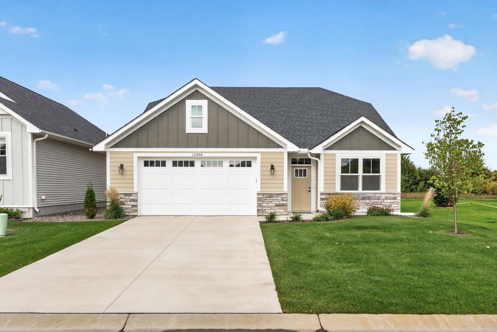 12588 Masters Lane, Lindstrom, MN 55045 — exterior