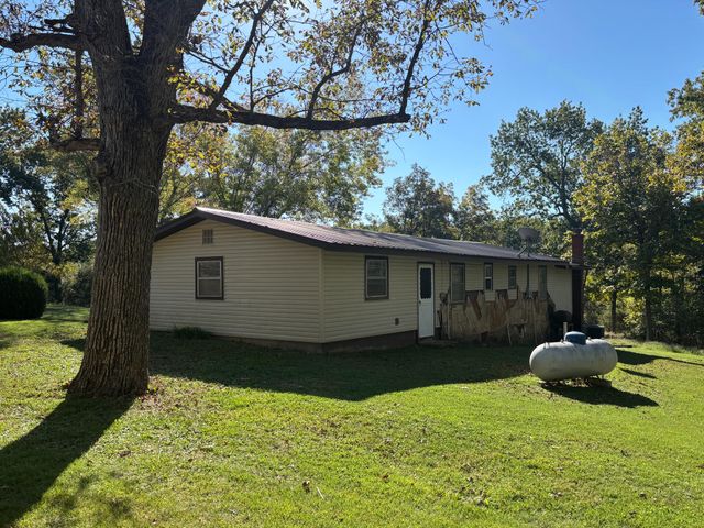 2807 State Highway P, Theodosia, MO 65761