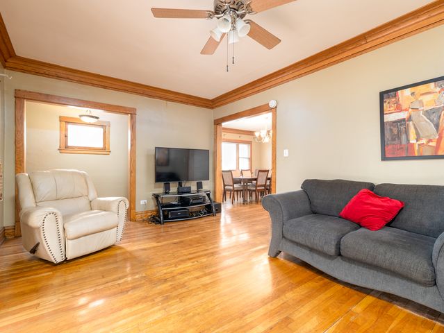 900 Lathrop Avenue, Forest Park, IL 60130