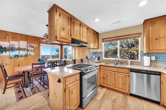 30895 Summit Drive, Running Springs, CA 92382